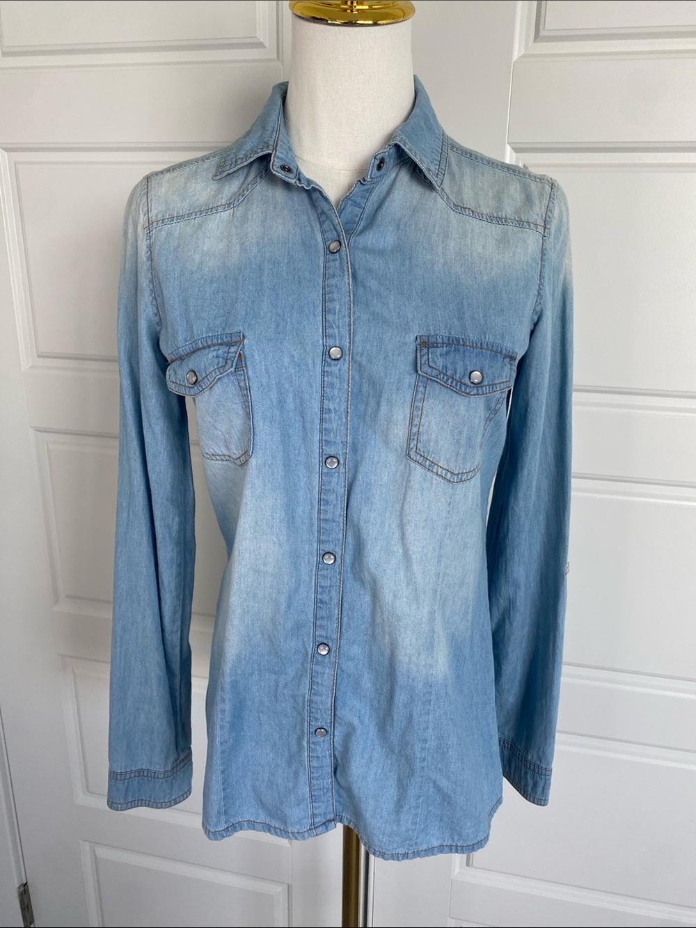 Say What Pearl Snap Light Wash Western Shirt Small 100% Cotton